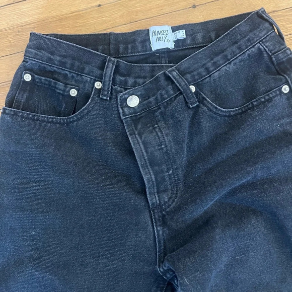 Princess Polly HOLLY ASYMMETRIC RIPPED LEG JEANS BLACK DENIM | 2 US - Picture 6 of 9